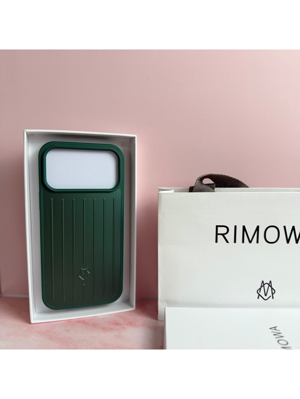 🥝 Rimowa Phone Case for Iphone 17 Pro in Green - Picture 4 of 5